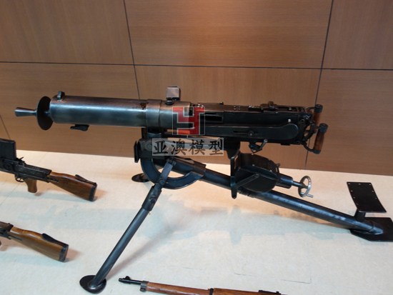 馬克沁、迫擊炮模型